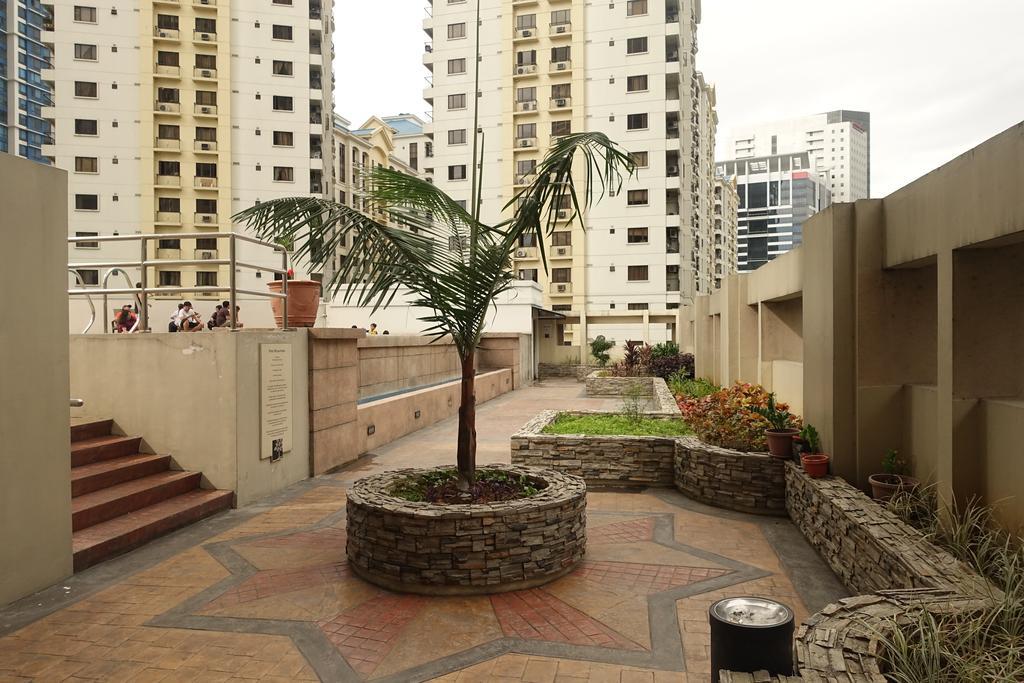 Luxury Condo At Forbeswood Parklane The Fort Bgc Makati City Exterior photo